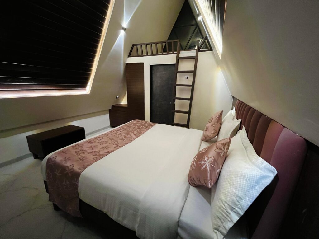 Best Luxury Cozy Retreat Cottage in Thane Mumbai